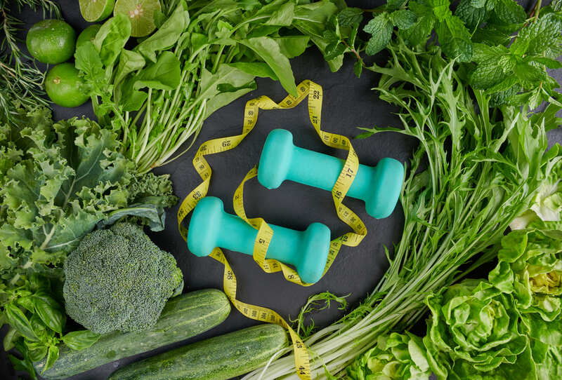 healthy-food-dumbbells-measuring